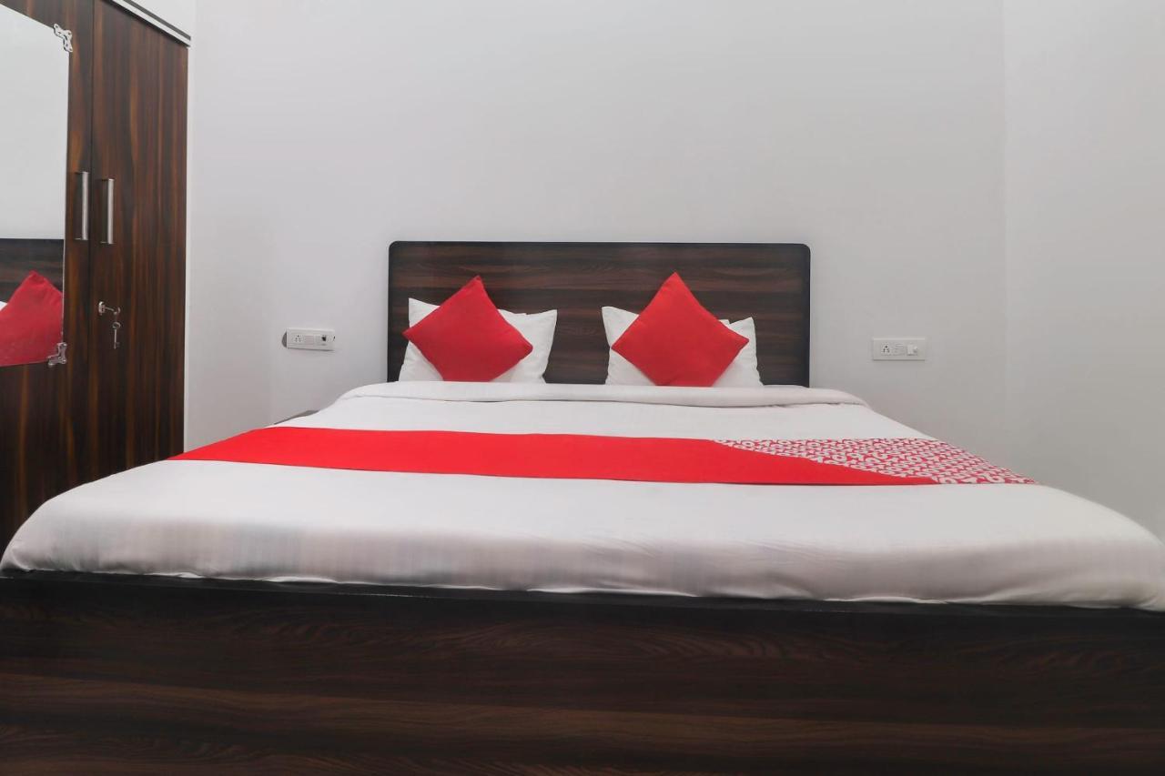 Oyo 67215 Shri Hit Radha Bhawan 호텔 Vrindāvan 외부 사진